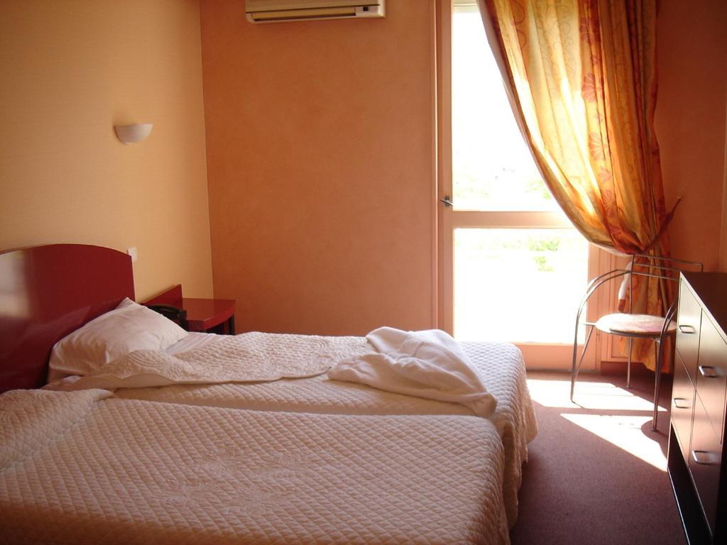 Hotel L'Esplan Saint-Paul-Trois-Chateaux Pokoj fotografie
